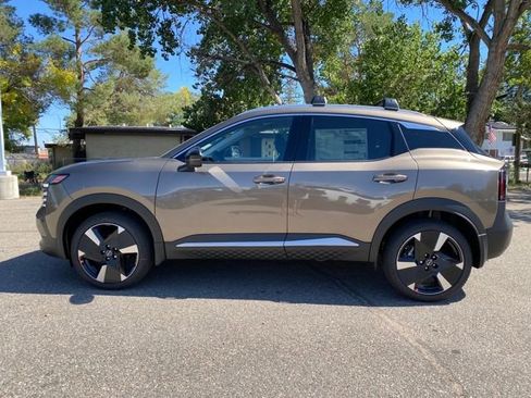 New 2026 Nissan Kicks SR w/ Cold Weather Package image 2