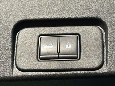 Used 2023 Nissan Rogue Platinum w/ Platinum Premium Package image 11