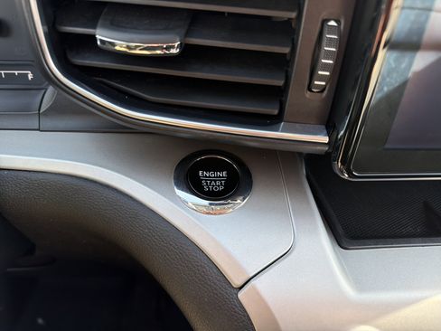 Used 2022 Ford Explorer XLT w/ Equipment Group 202A image 17