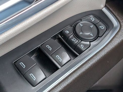 Used 2024 Chevrolet Silverado 2500 LTZ w/ LTZ Convenience Package image 21