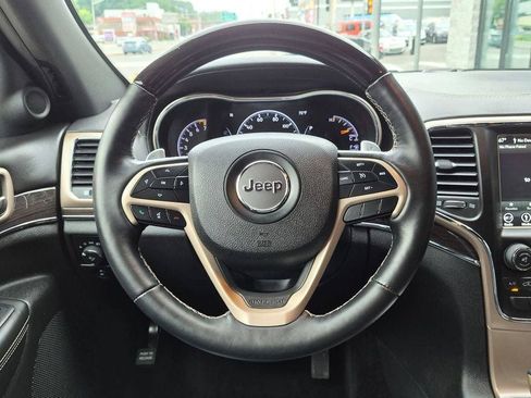 Used 2017 Jeep Grand Cherokee Overland AWD/4WD image 15