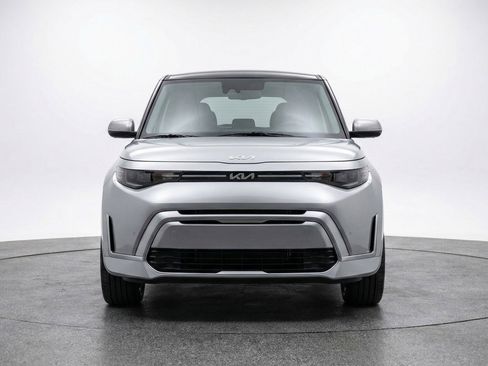 Used 2025 Kia Soul LX w/ LX Technology Package image 2