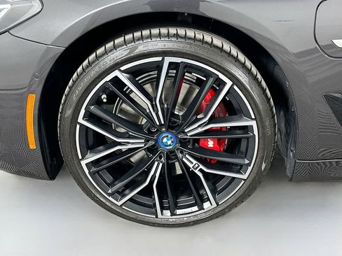 Certified 2023 BMW 530e xDrive w/ M Sport Package image 32