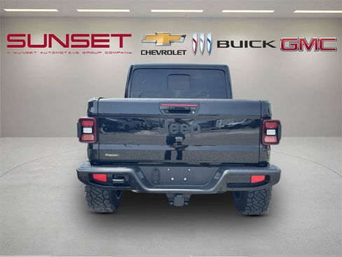 Used 2023 Jeep Gladiator Overland AWD/4WD image 5