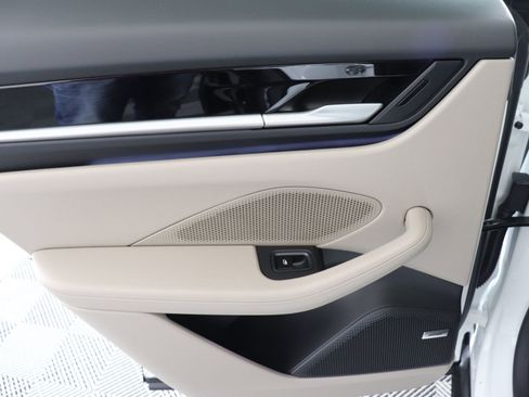 Used 2025 Porsche Macan 4S Electric image 15