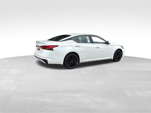 New 2025 Nissan Altima 2.5 SV w/ SV Special Edition Package image 4