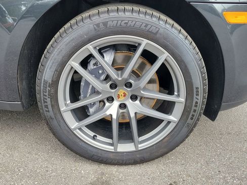 Certified 2025 Porsche Macan AWD/4WD image 11