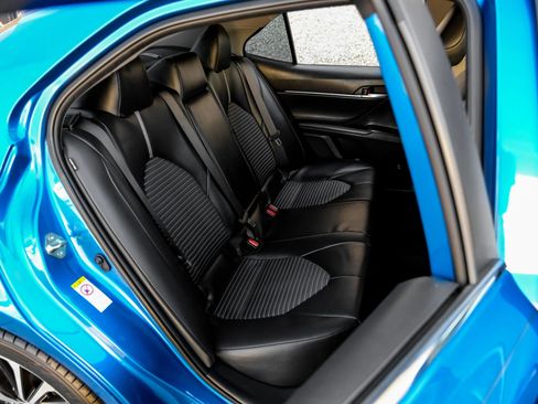 Used 2019 Toyota Camry SE image 36