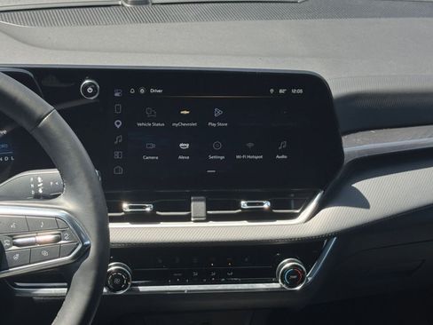 Used 2025 Chevrolet Equinox LT FWD image 17
