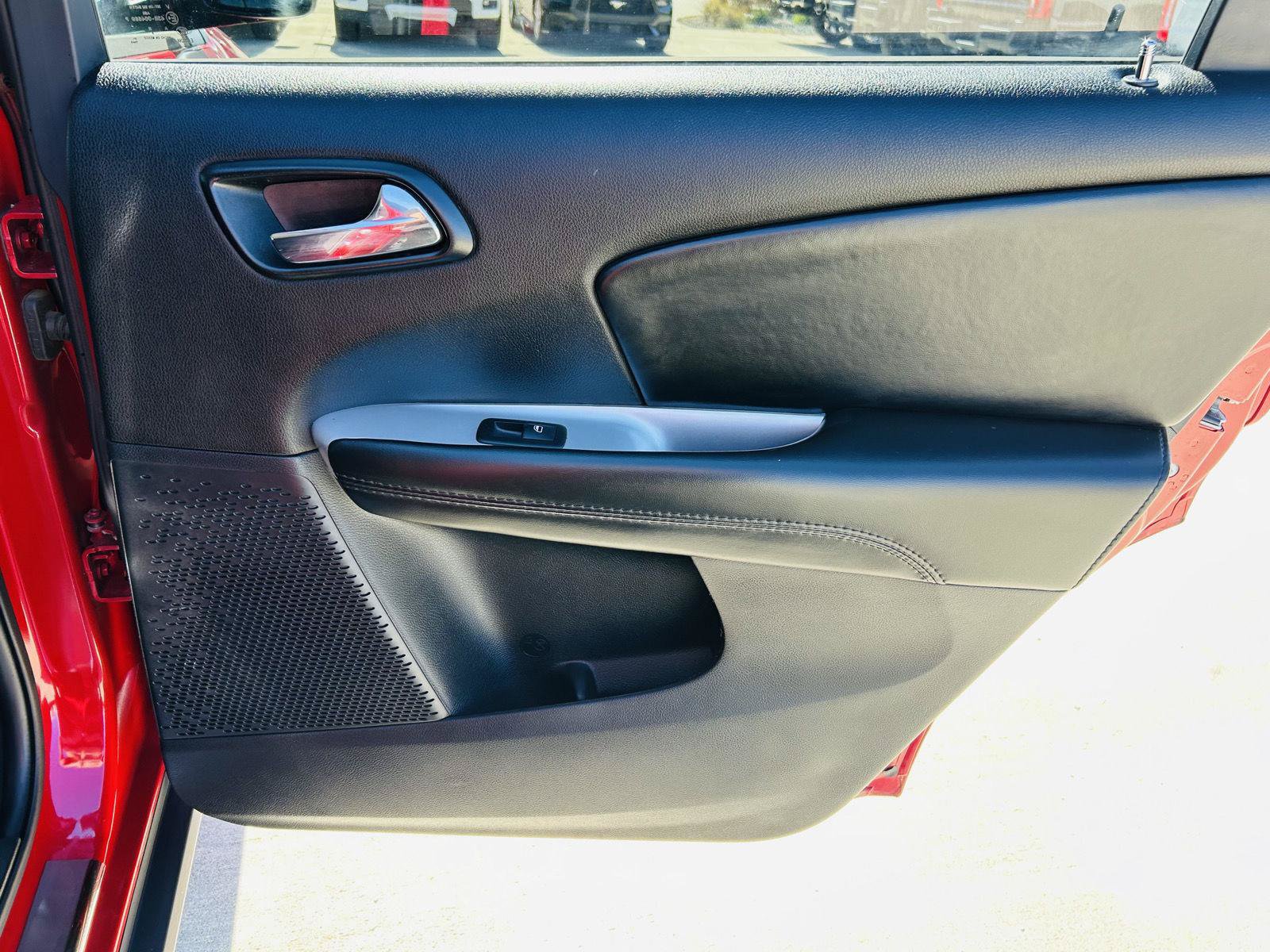 Used 2018 Dodge Journey SE w/ Connectivity Group FWD image 24