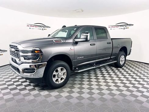 Used 2025 RAM 2500 Big Horn AWD/4WD image 4