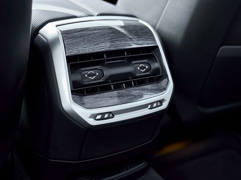 Used 2024 BMW 760i xDrive image 53