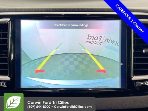 Used 2024 Chrysler Pacifica Touring-L image 21