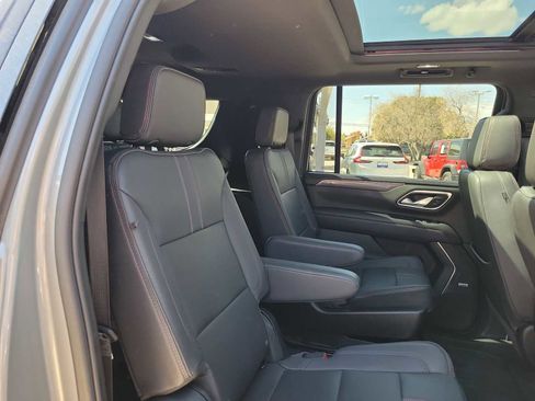 Used 2023 Chevrolet Suburban RST w/ Luxury Package image 9