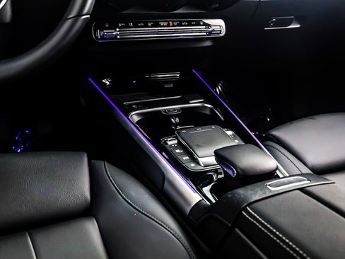 Used 2023 Mercedes-Benz EQB 250+ image 7