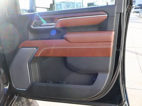 Used 2024 GMC Sierra 2500 Denali Ultimate w/ Max Trailering Package image 11