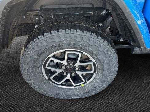 New 2026 Jeep Gladiator Rubicon w/ Safety Group AWD/4WD image 11