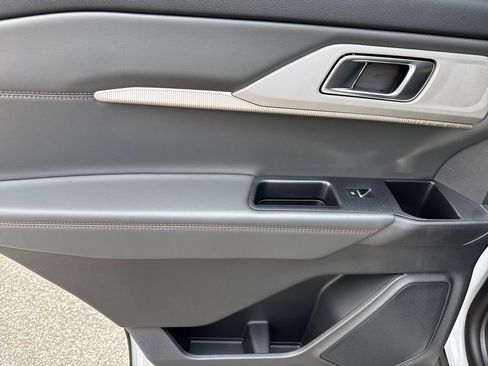 New 2026 Ford Explorer Active w/ Active Comfort Package RWD image 22