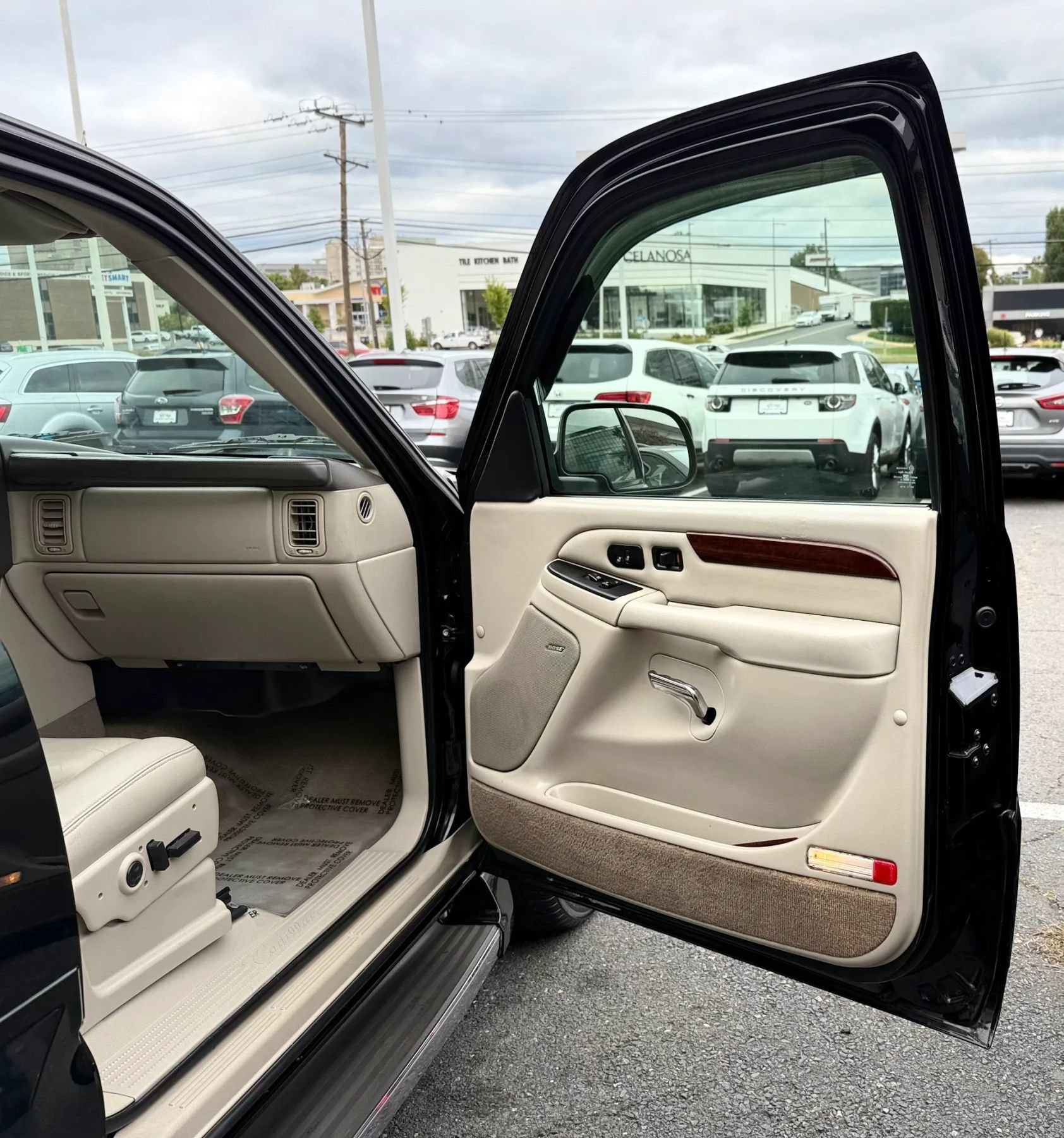 Used 2005 Cadillac Escalade AWD image 35