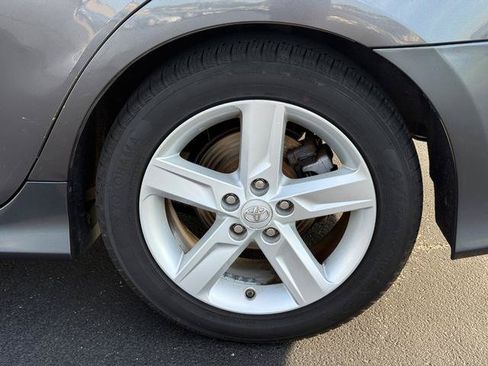 Used 2014 Toyota Camry SE FWD image 8