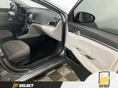 Used 2019 Hyundai Elantra SE FWD image 6