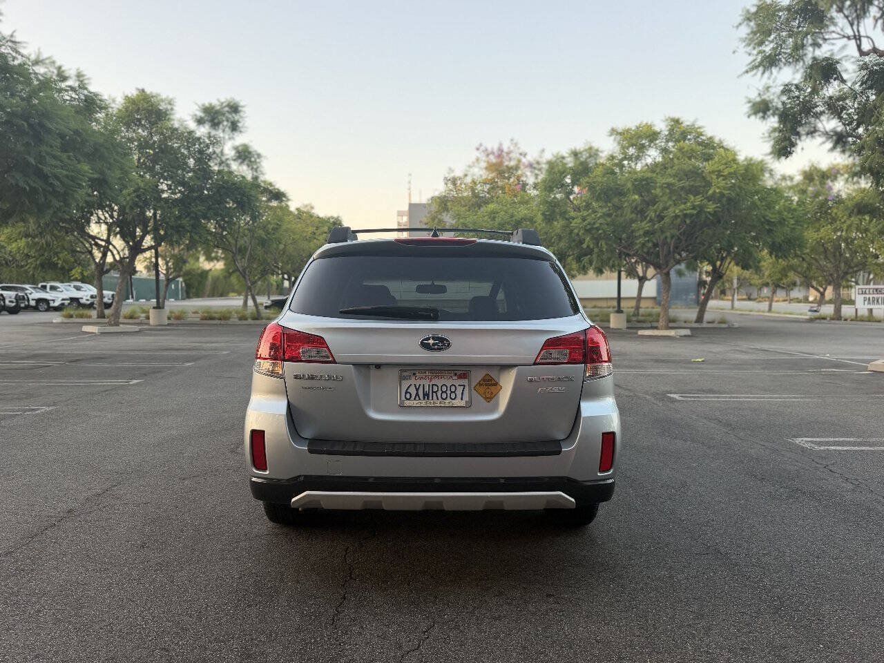 Used 2013 Subaru Outback 2.5i Limited AWD/4WD image 5