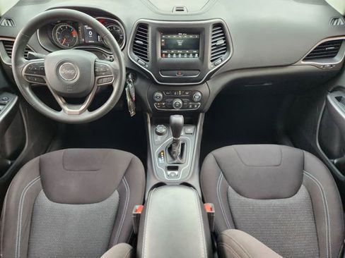 Certified 2019 Jeep Cherokee Latitude w/ Popular Appearance Group AWD/4WD image 24