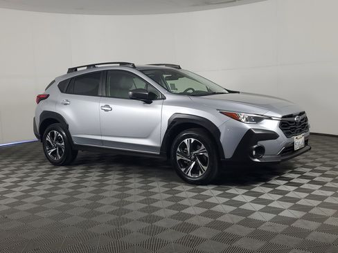 Used 2024 Subaru Crosstrek 2.0i Premium AWD/4WD image 2