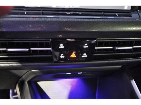 Used 2022 Volkswagen GTI SE image 27