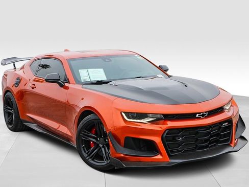 Used 2022 Chevrolet Camaro ZL1 RWD image 2