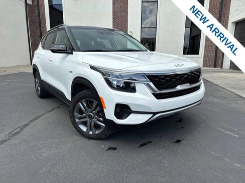 Used 2023 Kia Seltos S w/ Navigation Package AWD/4WD image 1