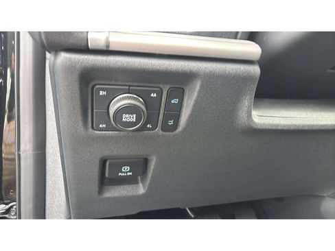 Used 2025 Ford Expedition Active AWD/4WD image 22