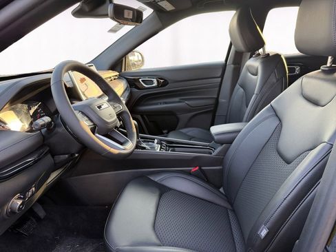 New 2026 Jeep Compass Latitude image 9