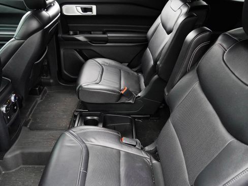 Used 2020 Ford Explorer ST w/ ST High-Performance Pack AWD/4WD image 37