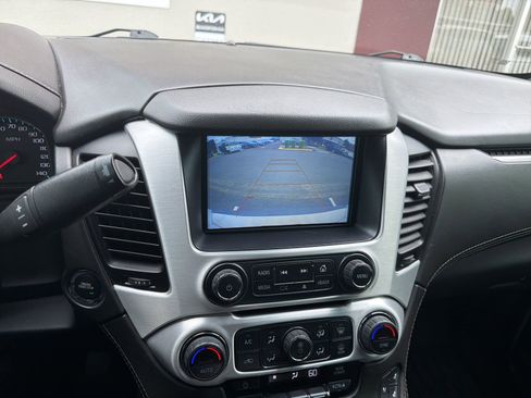Used 2020 GMC Yukon XL SLT w/ Open Road Package AWD/4WD image 9