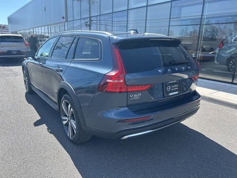 Certified 2025 Volvo V60 B5 Cross Country Plus AWD/4WD image 3
