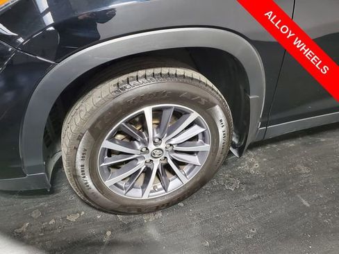 Used 2019 Toyota Highlander XLE image 7