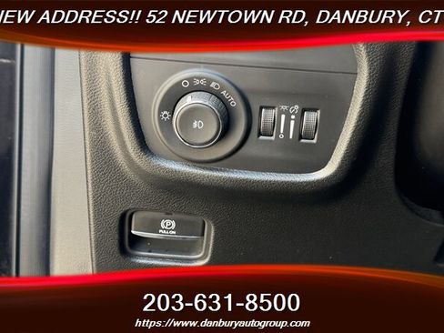 Used 2025 Jeep Grand Cherokee Limited AWD/4WD image 23