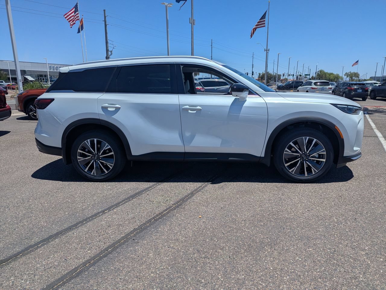 Certified 2027 INFINITI QX60 Luxe w/ Family Package AWD/4WD image 6