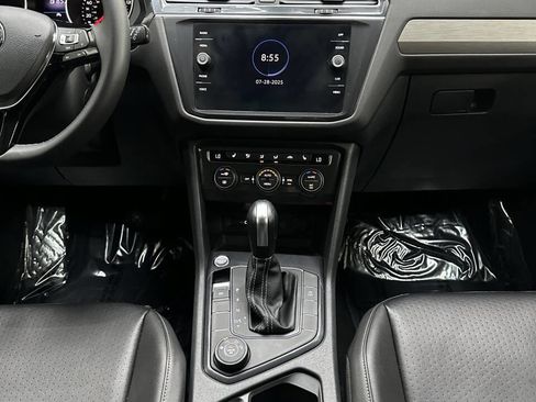 Used 2021 Volkswagen Tiguan S image 26