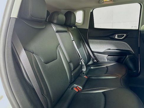 Used 2022 Jeep Compass Latitude image 24