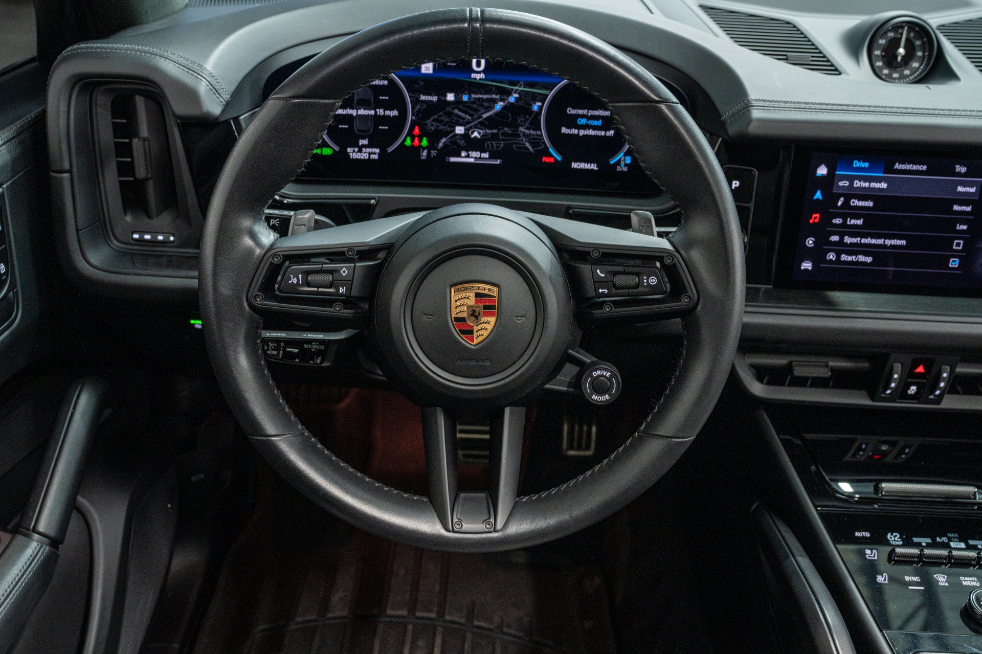 Used 2025 Porsche Cayenne GTS AWD/4WD image 14