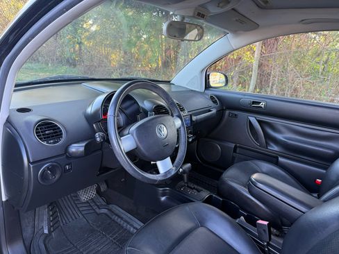 Used 2009 Volkswagen Beetle S image 11