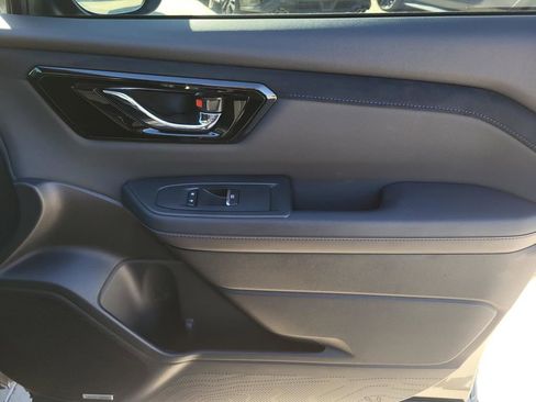 Certified 2025 Subaru Forester Limited image 8