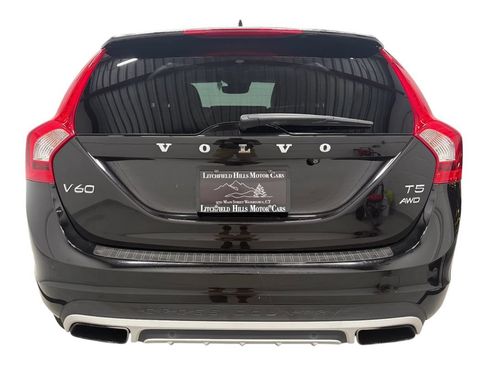 Used 2016 Volvo V60 T5 Cross Country w/ Convenience Package AWD/4WD image 5