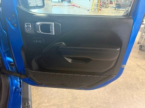 Used 2024 Jeep Wrangler Unlimited Sport AWD/4WD image 9
