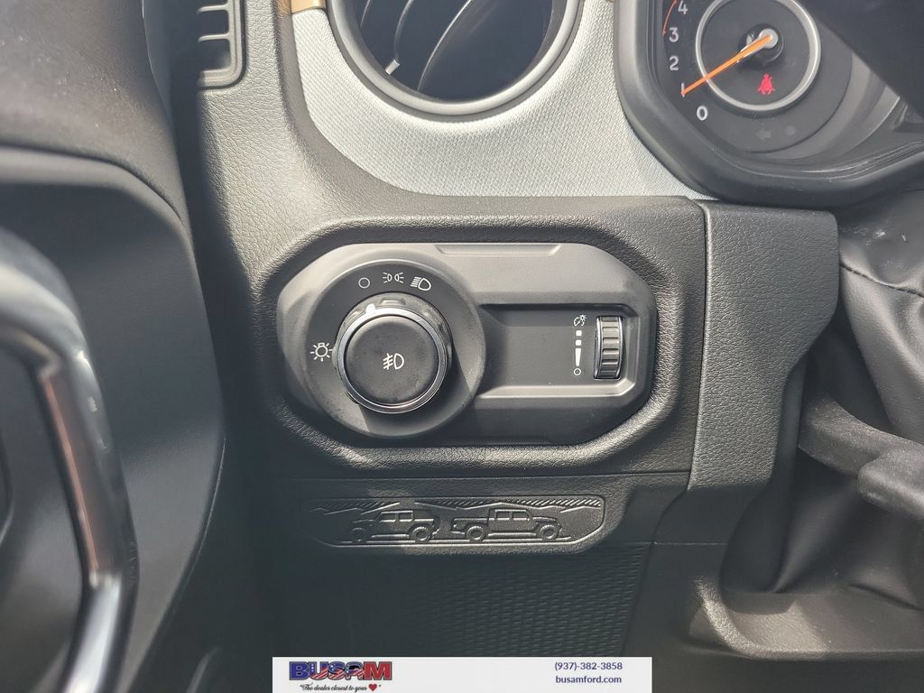 Used 2025 Jeep Wrangler Sport AWD/4WD image 15