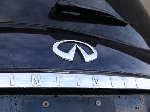 Certified 2018 INFINITI QX80 4WD w/ Deluxe Technology Package image 11