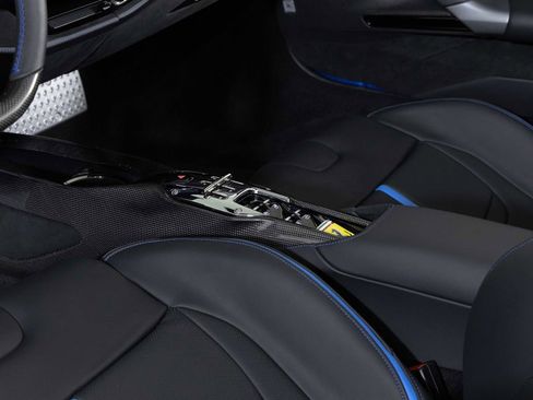 Used 2024 Ferrari SF90 Spider image 38