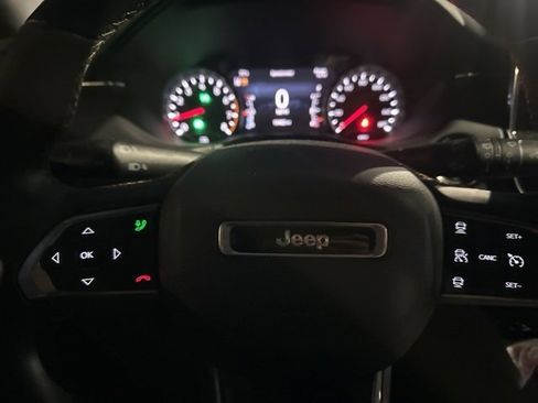 Used 2022 Jeep Compass Limited image 8